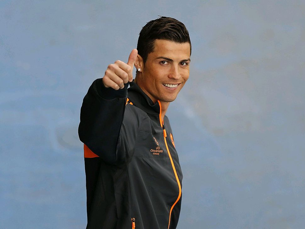 荷兰杯前瞻：费耶诺德多人缺阵，海伦芬能否爆冷晋级？（荷兰杯前瞻：费耶诺德伤兵满营，海伦芬能否上演冷门突围？）