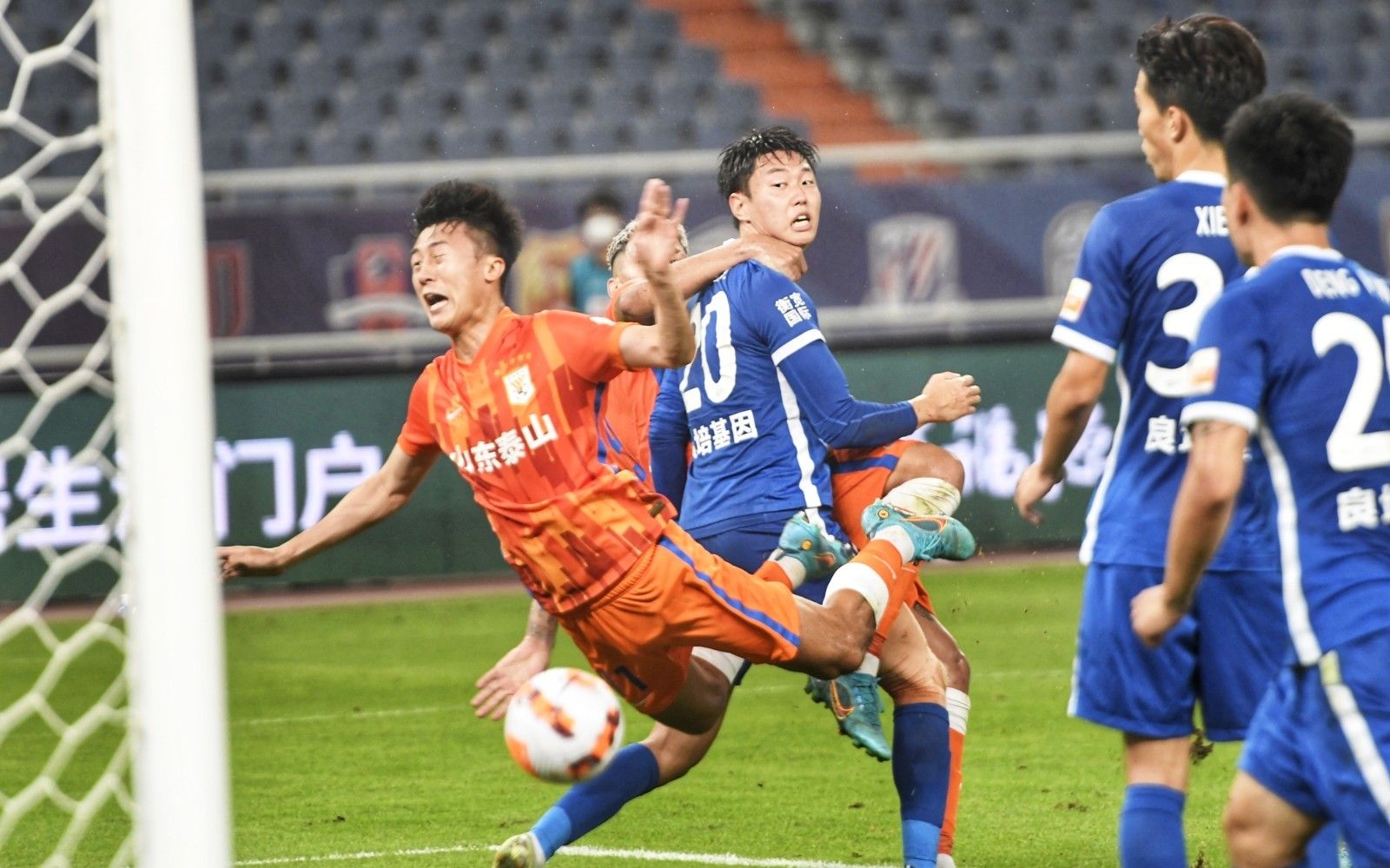 罗杰斯成为继B费后，第二位2025年送出10次英超助攻的球员（B费之后，罗杰斯成2025年第二位英超助攻上双的球员）