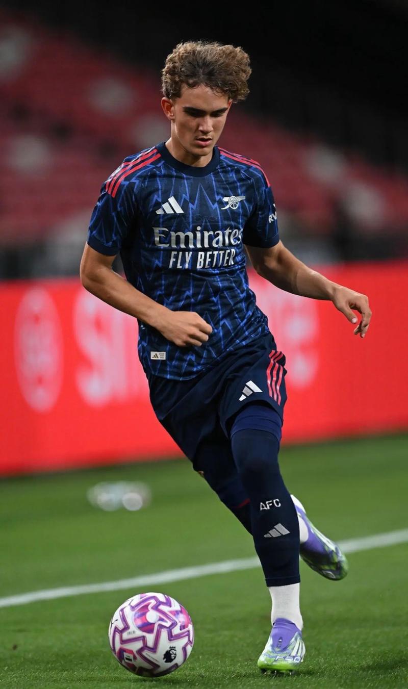 博主：柏杨最后时刻染红，停赛将在明年亚冠精英附加赛执行（博主称柏杨末段染红，停赛将于明年亚冠精英附加赛执行）